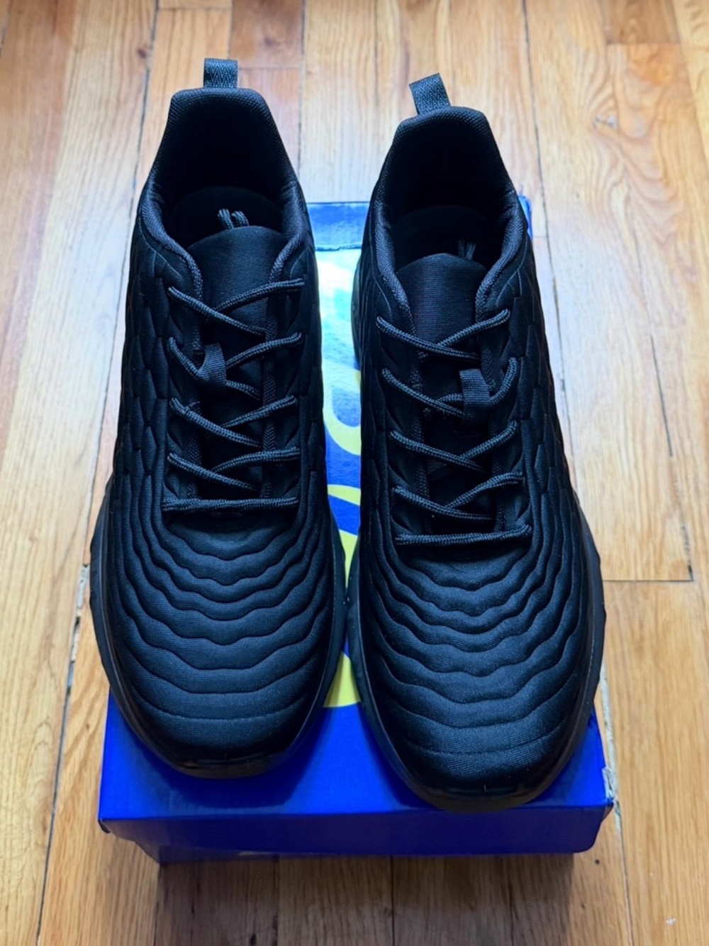 NEW Men's Black Sneakers